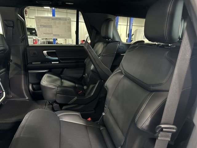 New 2027 Gray Ford Platinum image 30
