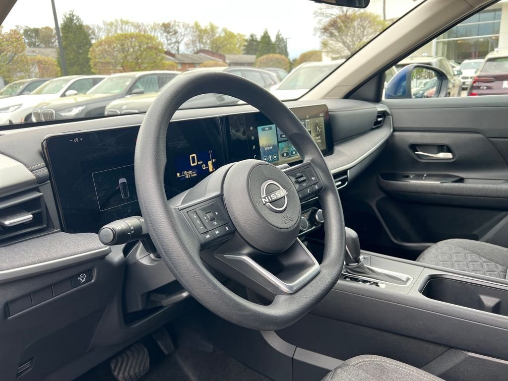 Used 2025 Blue Nissan SV image 9