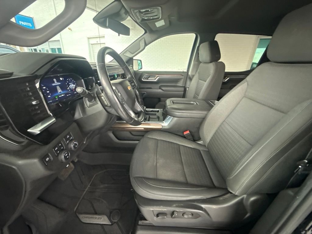 Used 2022 Black Chevrolet LT image 32