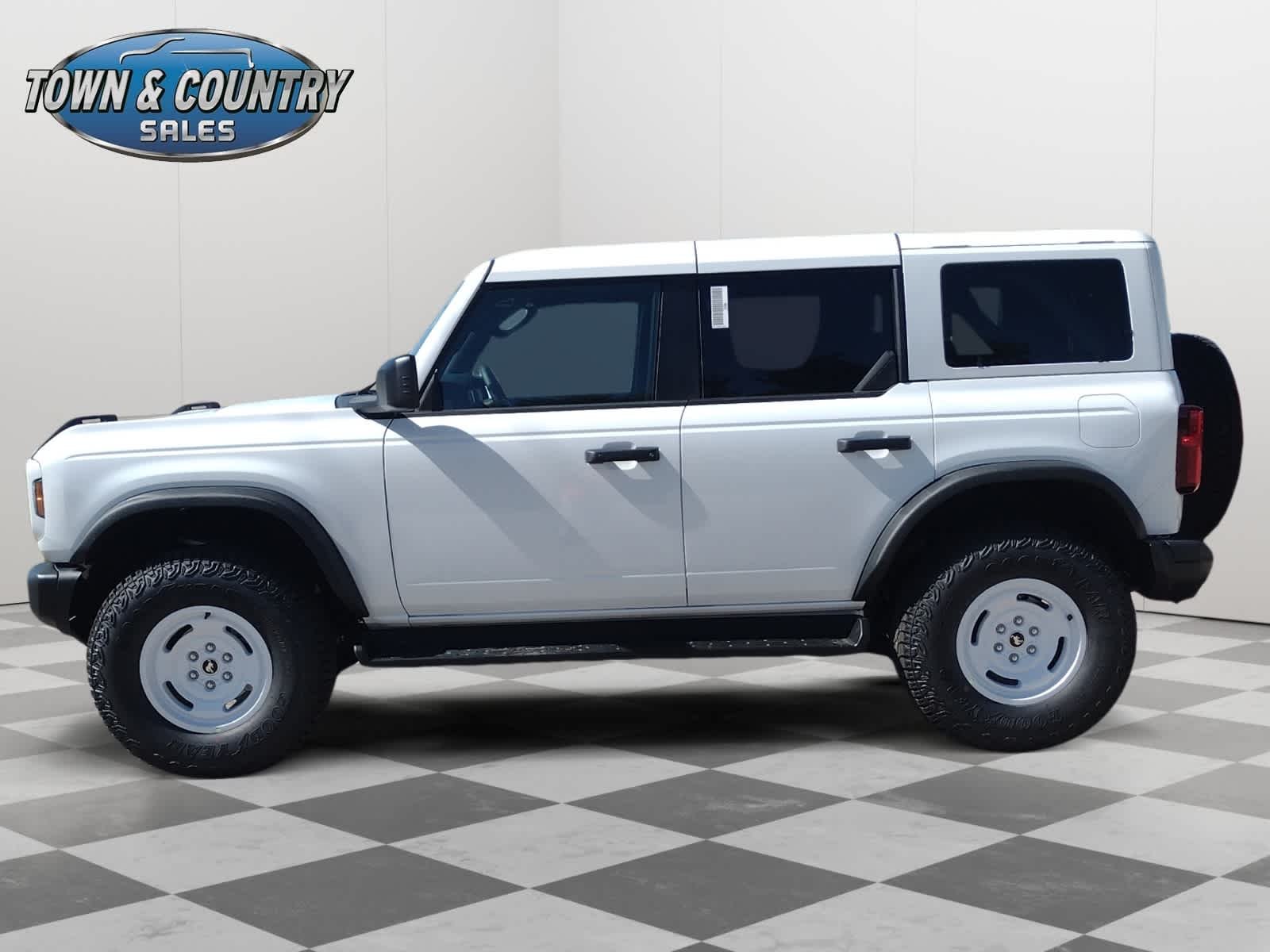 New 2026 Oxford White Ford Heritage Edition image 3