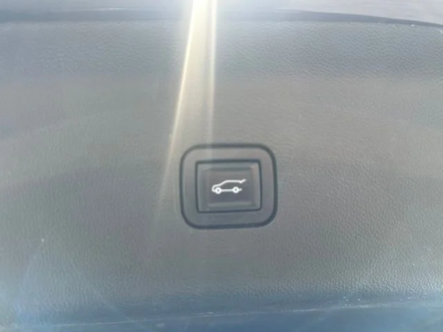 Used 2023 Red Buick Avenir image 16