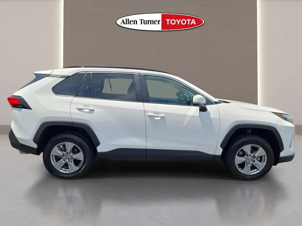 Used 2024 White Toyota XLE image 5