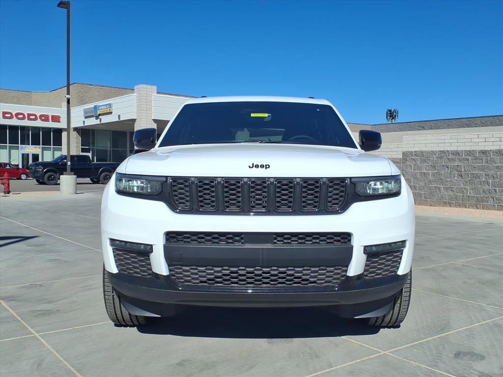 New 2025 Bright White Clear-Coat Exterior Paint Jeep Limited image 2