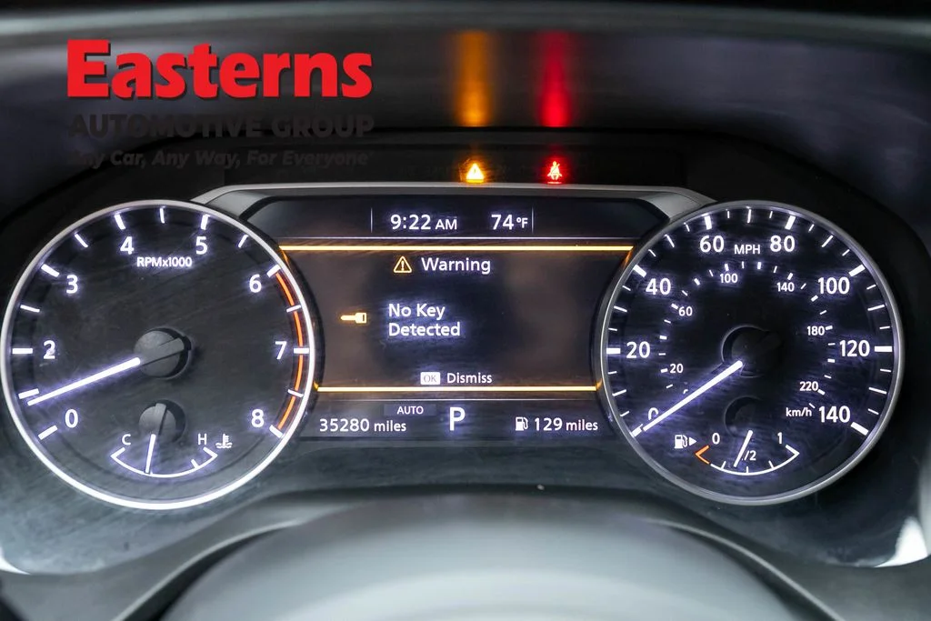 Used 2023 Red Nissan S image 18