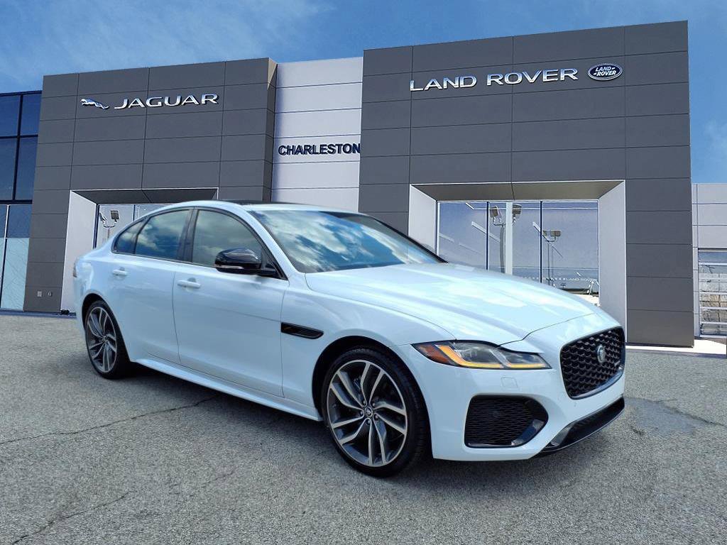 Certified Used 2024 Fuji White Jaguar R-Dynamic SE image 7