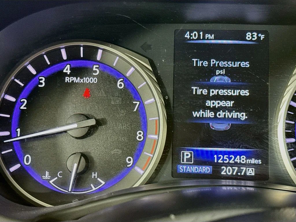 Used 2015 Graphite Shadow INFINITI Sport image 15