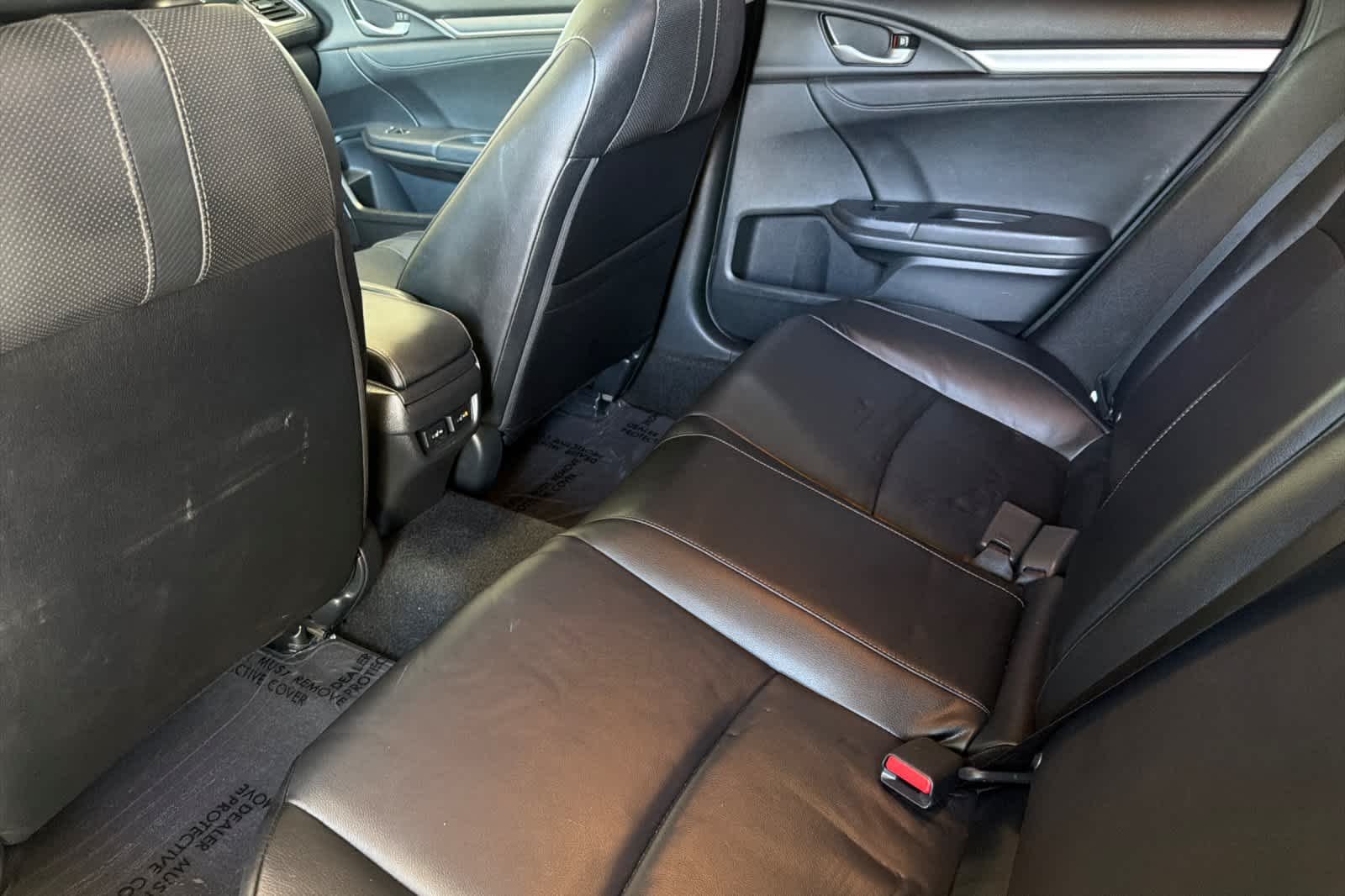 Used 2017  Honda Touring image 4