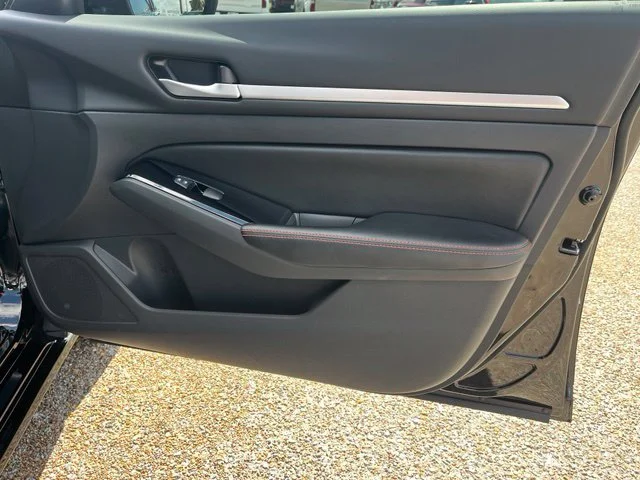 Used 2024  Nissan 2.5 SR image 28