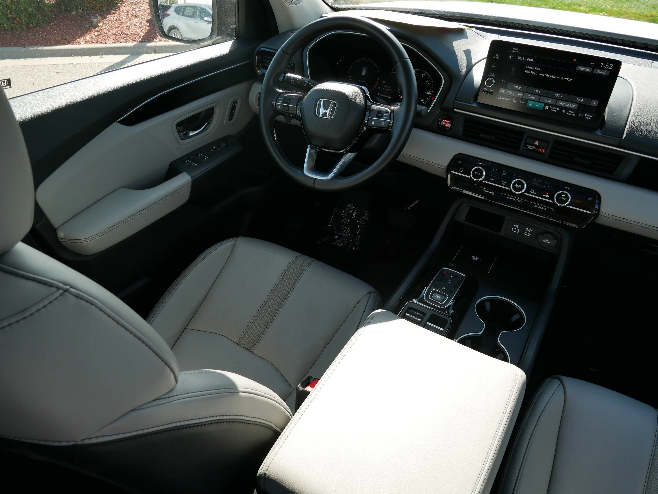 2025 Honda Pilot Touring - Photo 9