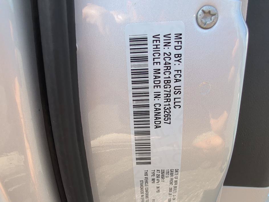 Used 2024 Silver Mist Clearcoat Chrysler Touring L image 32