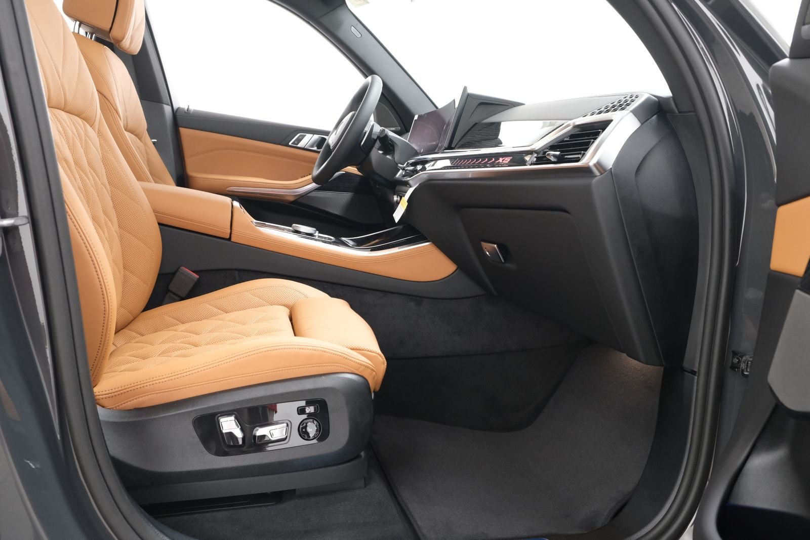 New 2026 Dravit Grey Metallic BMW xDrive40i image 73