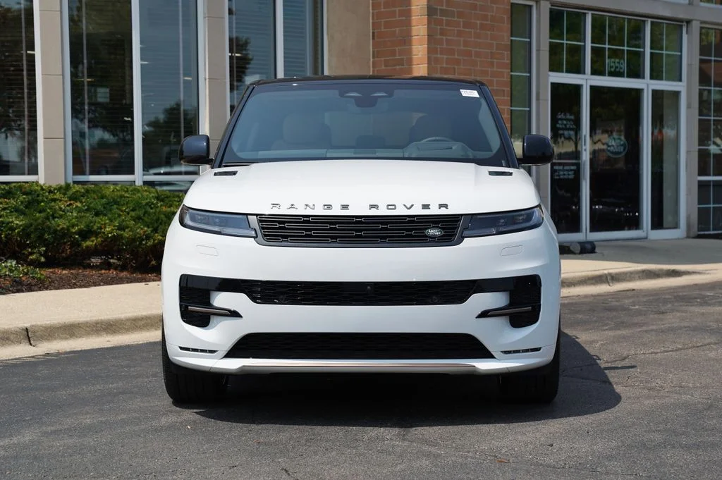 New 2026 Fuji White Land Rover Dynamic SE image 4