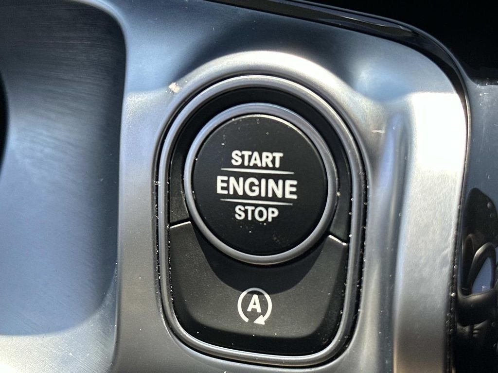 Certified Used 2022  Mercedes-Benz GLB 250 image 26