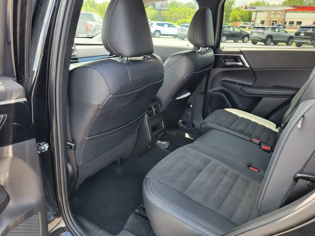 Used 2024 Black Mitsubishi SE image 14