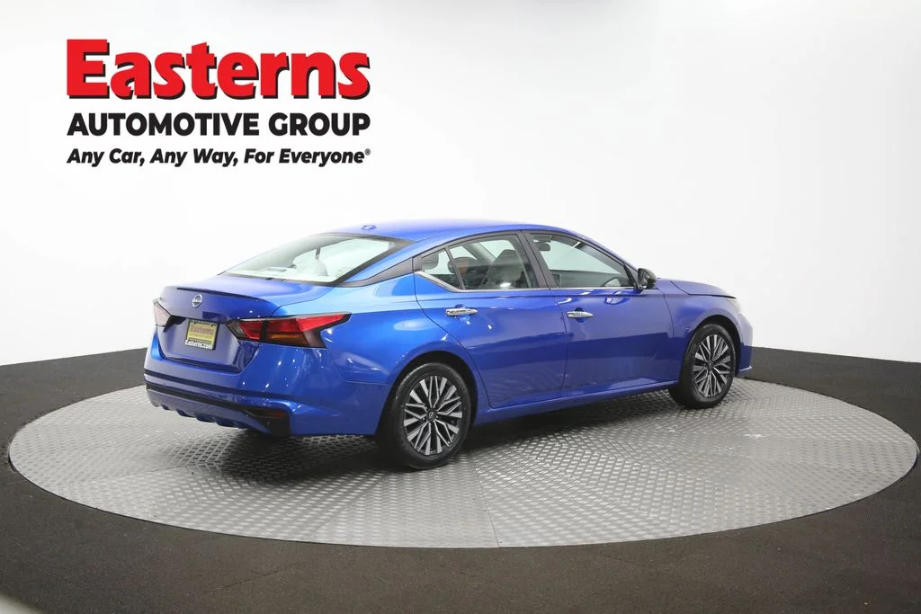 Used 2025 Blue Nissan 2.5 SV image 40