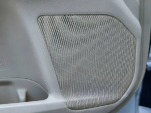 Used 2018 Blizzard Pearl Toyota XLE image 23