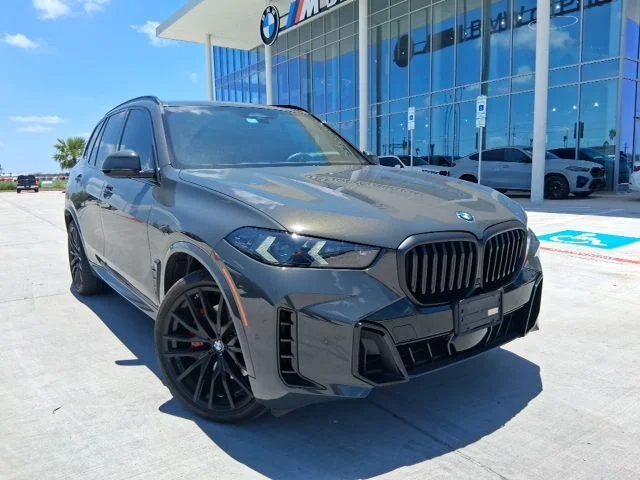 Used 2025 Gray BMW sDrive40i image 1