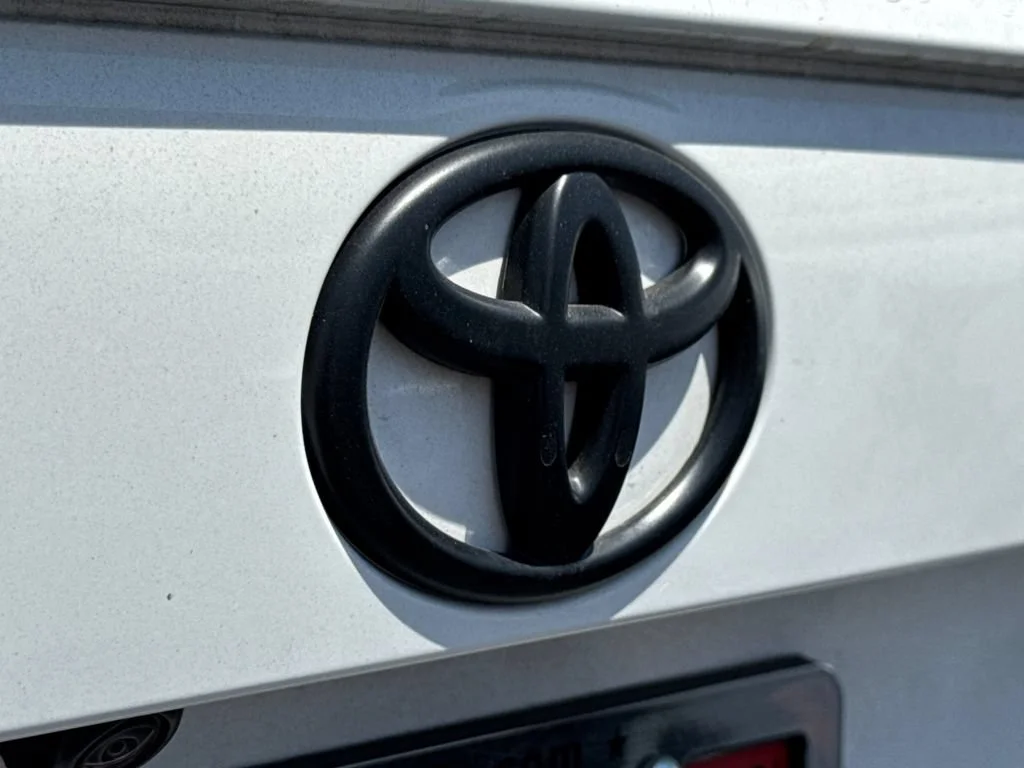 Used 2025  Toyota Hybrid XLE image 8