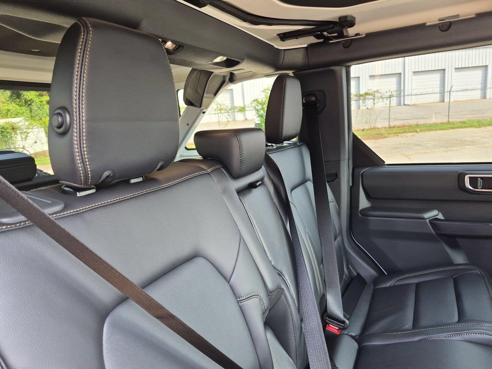 New 2026 Oxford White Ford Badlands® image 33
