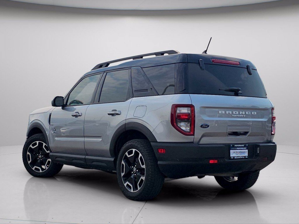Used 2022 Silver Metallic Ford Outer Banks image 21