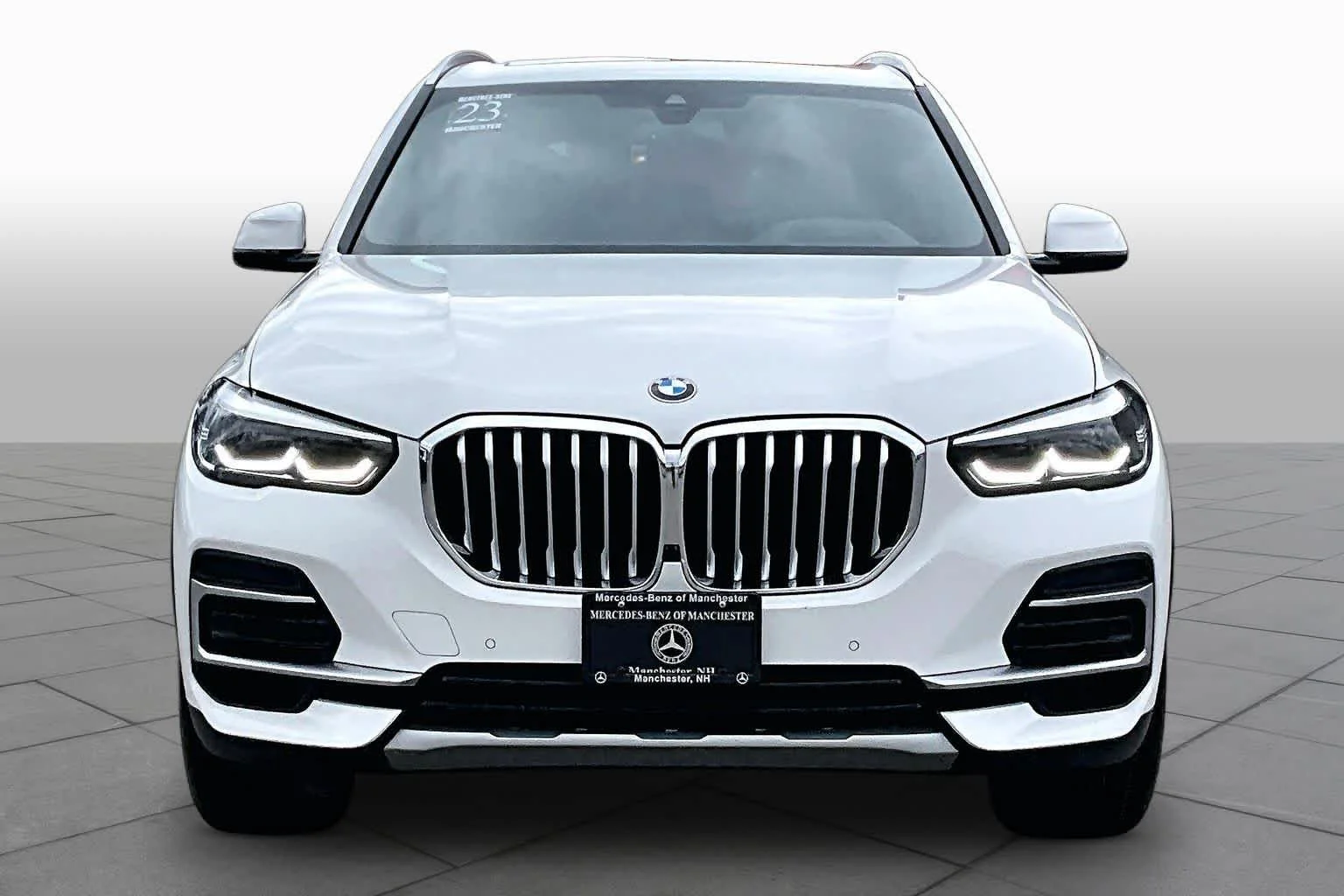 Used 2023 Alpine White BMW xDrive40i image 4