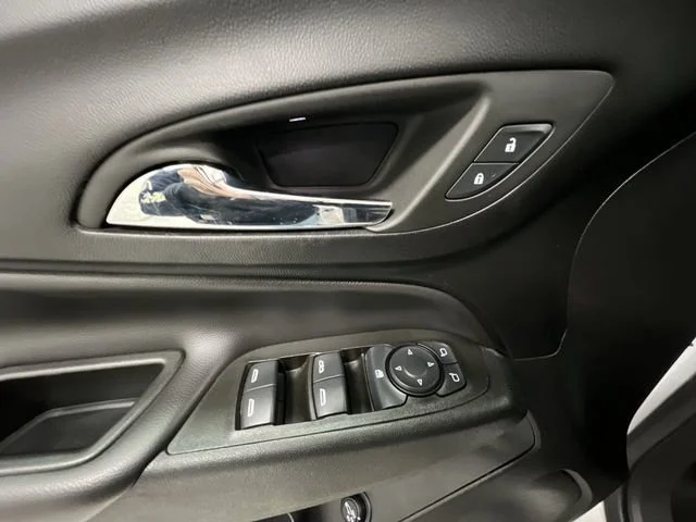 2024 Chevrolet Equinox LT - Photo 22
