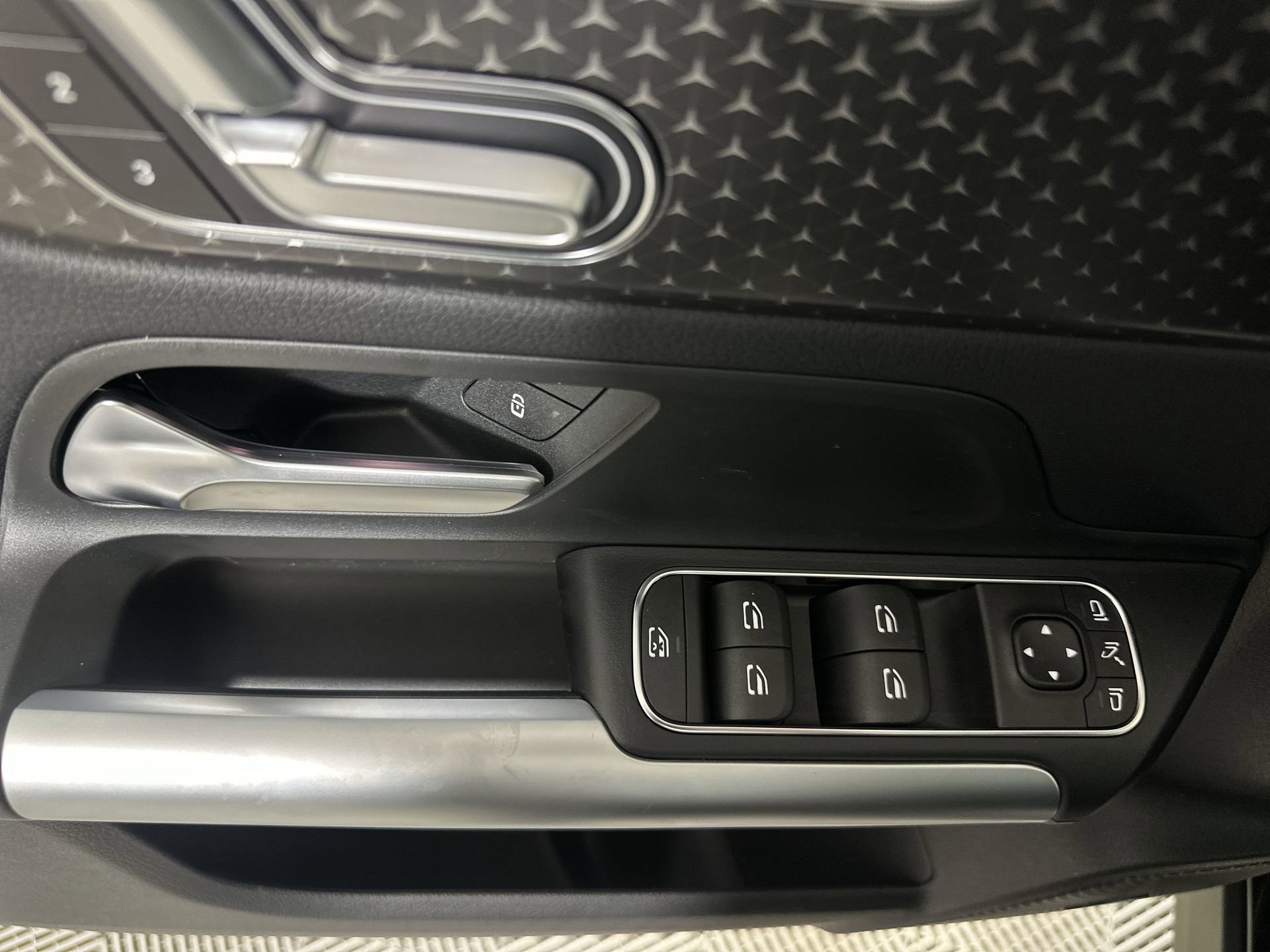 Used 2025 COSMOS BLACK METALLIC Mercedes-Benz GLA 250 image 13