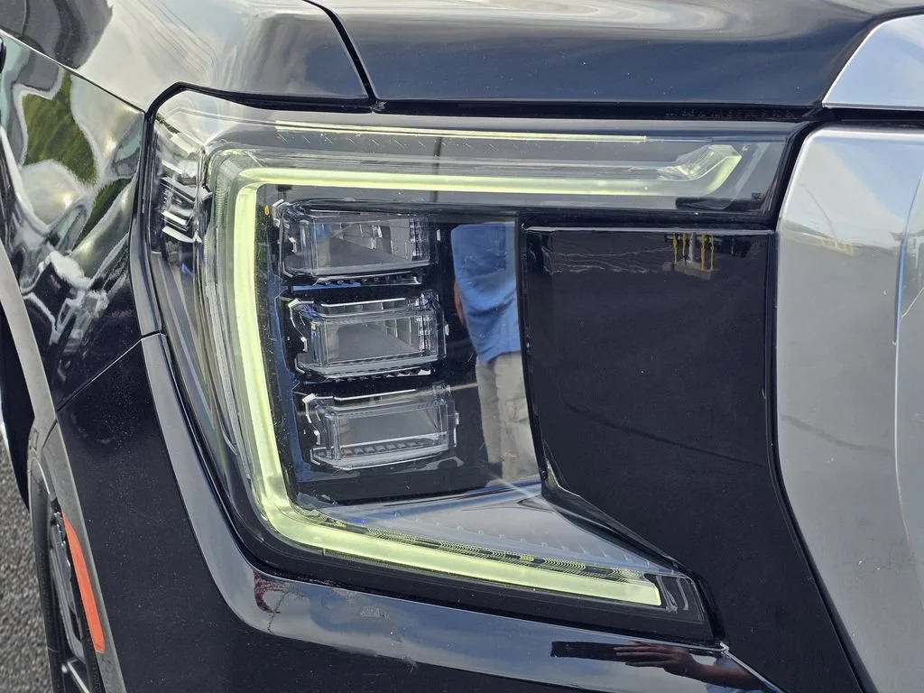 Used 2023 Onyx Black GMC Denali image 4