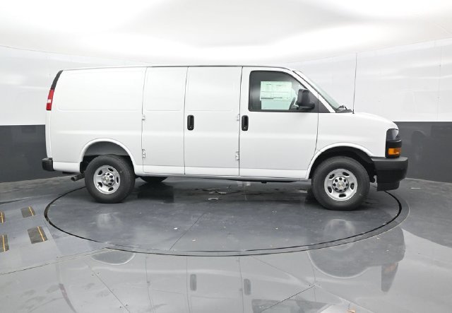 2025 Chevrolet Express Cargo Work Van - Photo 8
