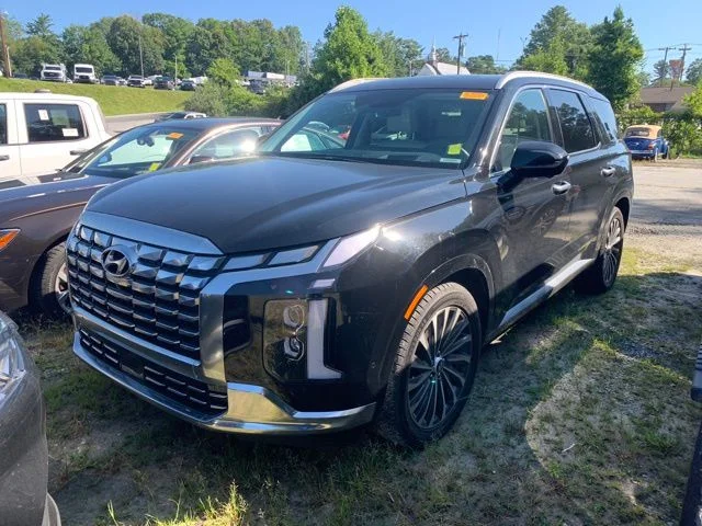 Used 2024 Black Hyundai Calligraphy image 3