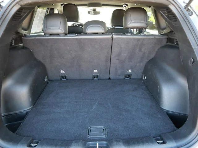 Used 2025 Silver Jeep Trailhawk image 9