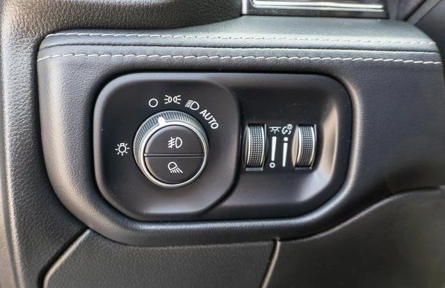 Used 2023 Silver Ram Limited image 23