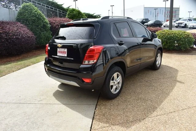 Used 2022 Mosaic Black Metallic Chevrolet LT image 10