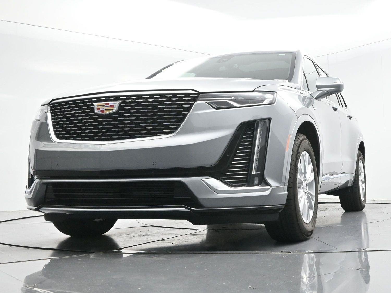 Used 2025 Argent Silver Metallic Cadillac Luxury image 43