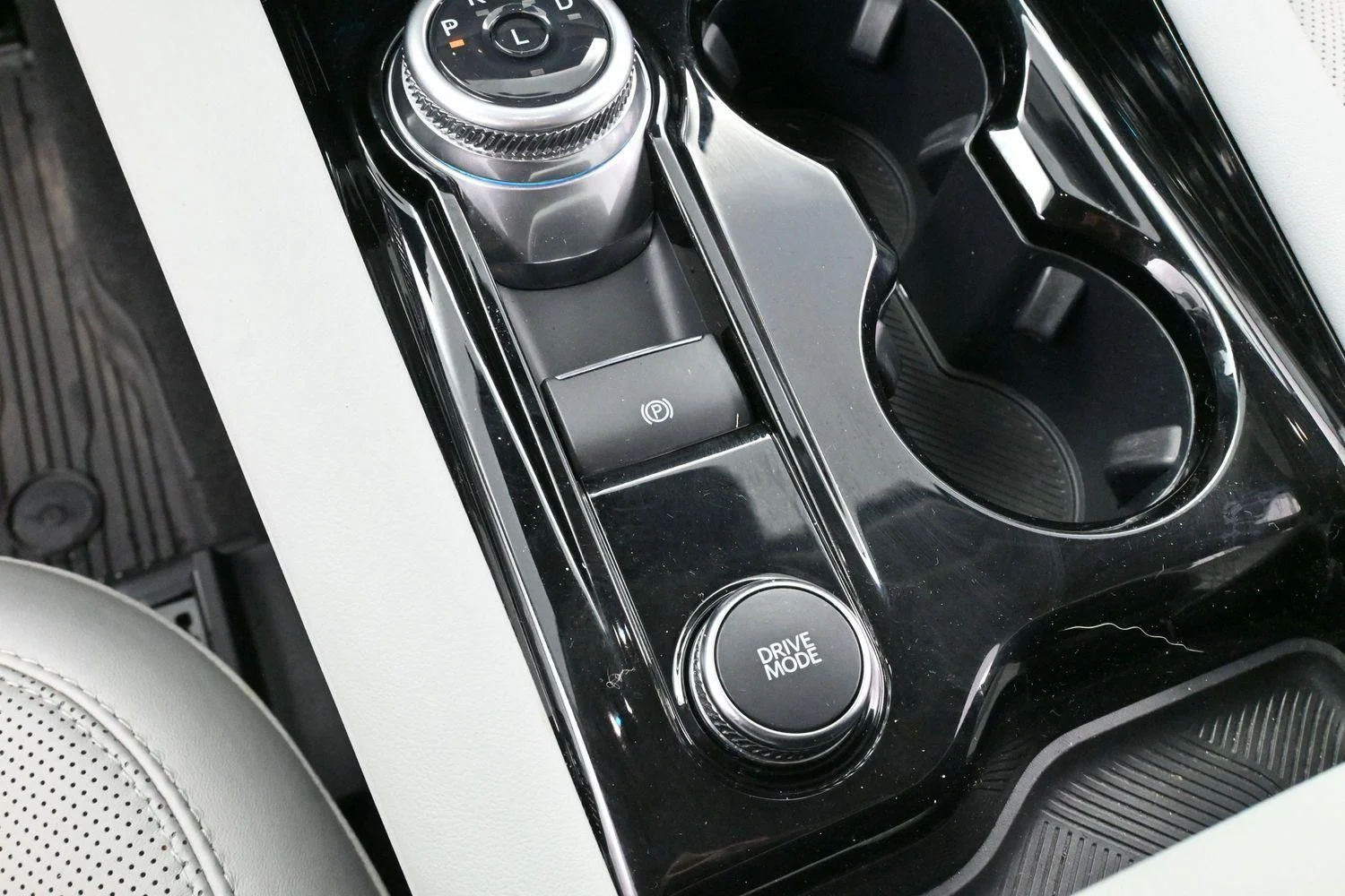 Used 2025 Carbonized Gray Ford Platinum image 21