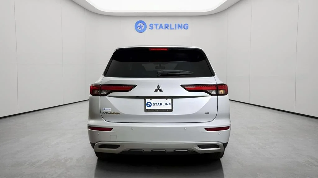 Used 2024 White Mitsubishi SE 2.5 2WD image 7