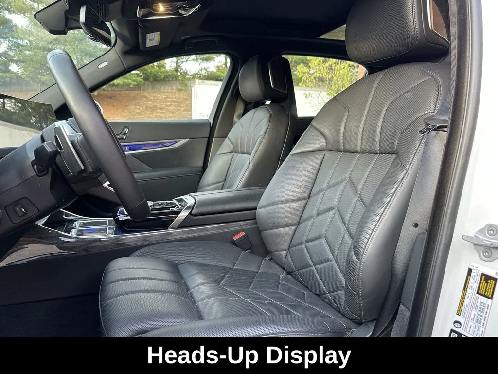 Used 2025 White BMW 760i xDrive image 15