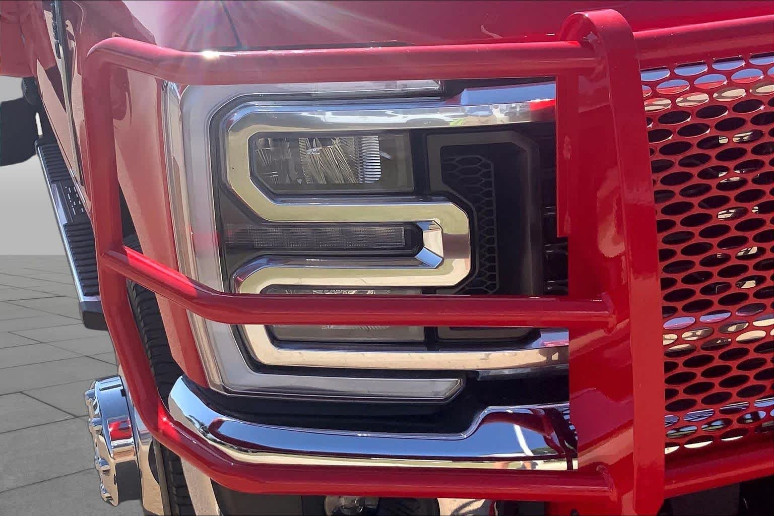Used 2025 Race Red Ford LARIAT image 28