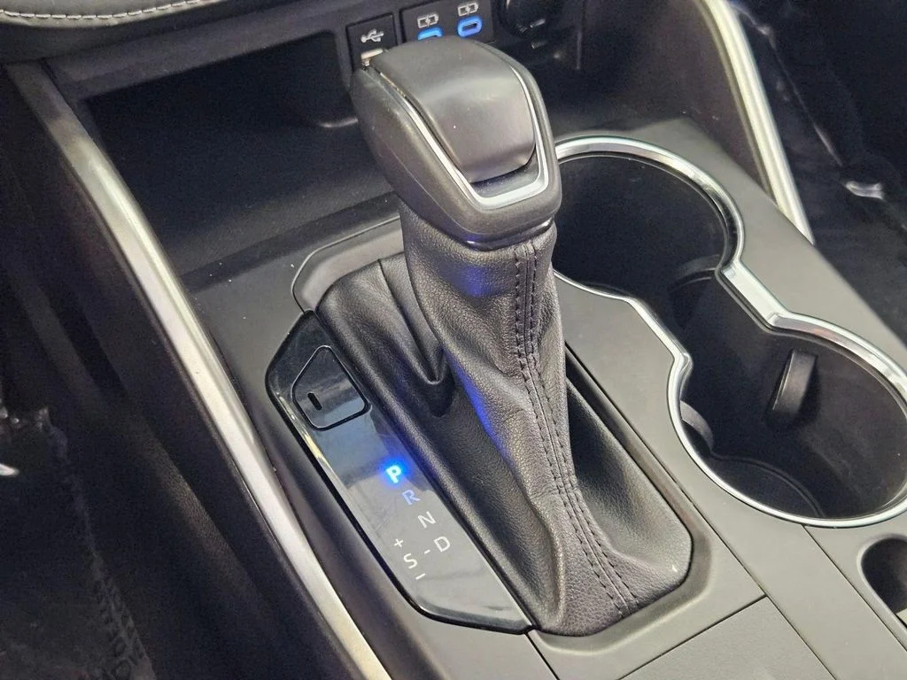 Used 2022 Celestial Silver Metallic Toyota XLE image 20