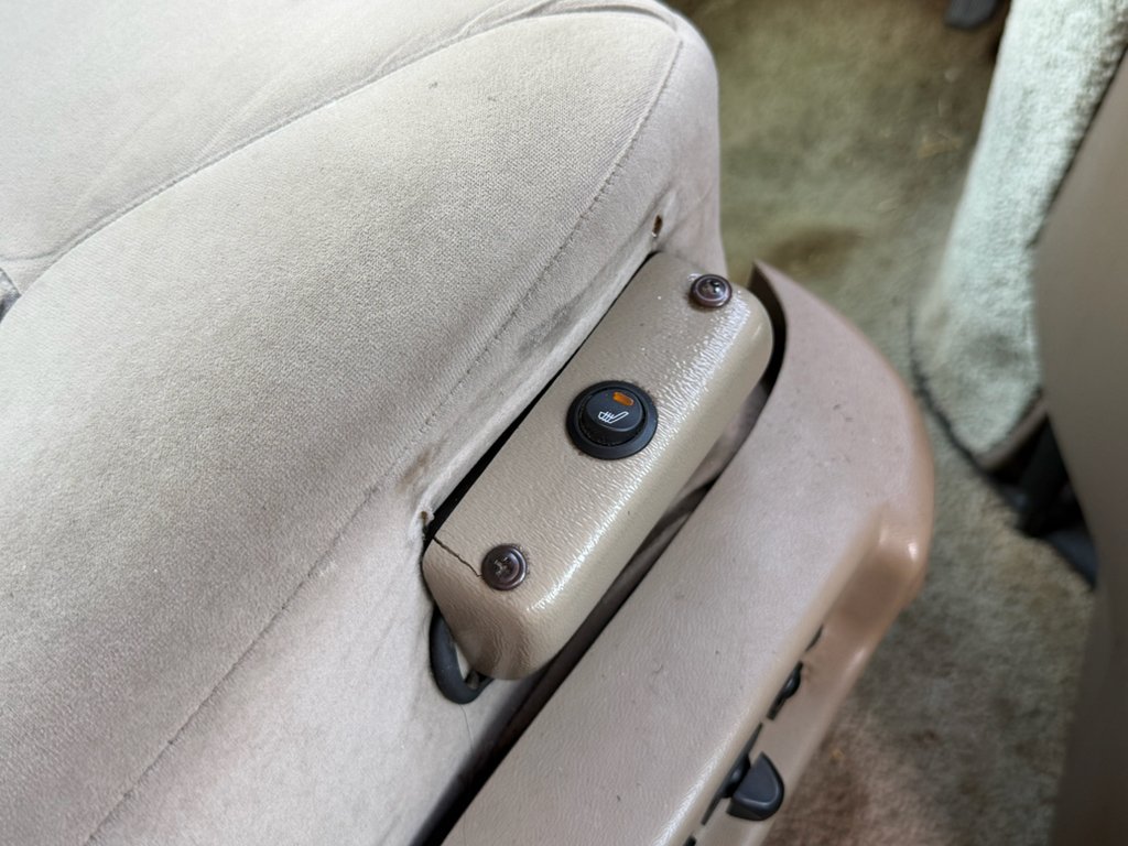 Used 2004 Oxford White Clearcoat Ford Recreational image 16