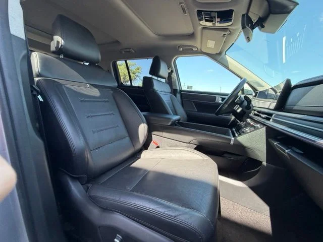2025 Hyundai Santa Fe Limited - Photo 22