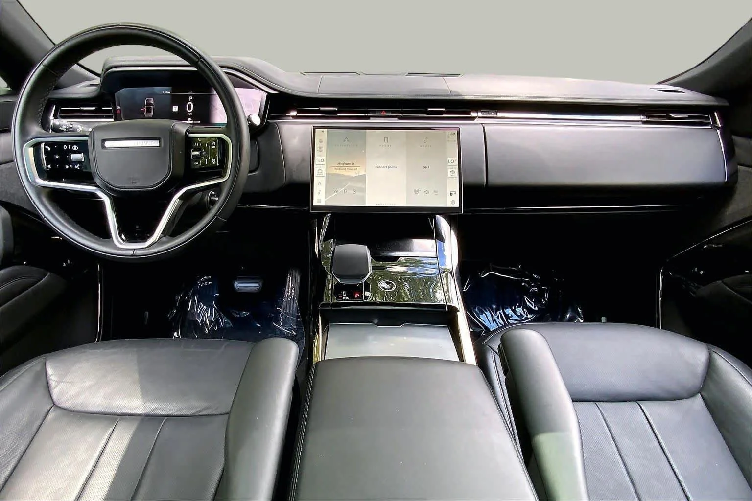 Used 2025 Eiger Grey Metallic Land Rover SE image 15