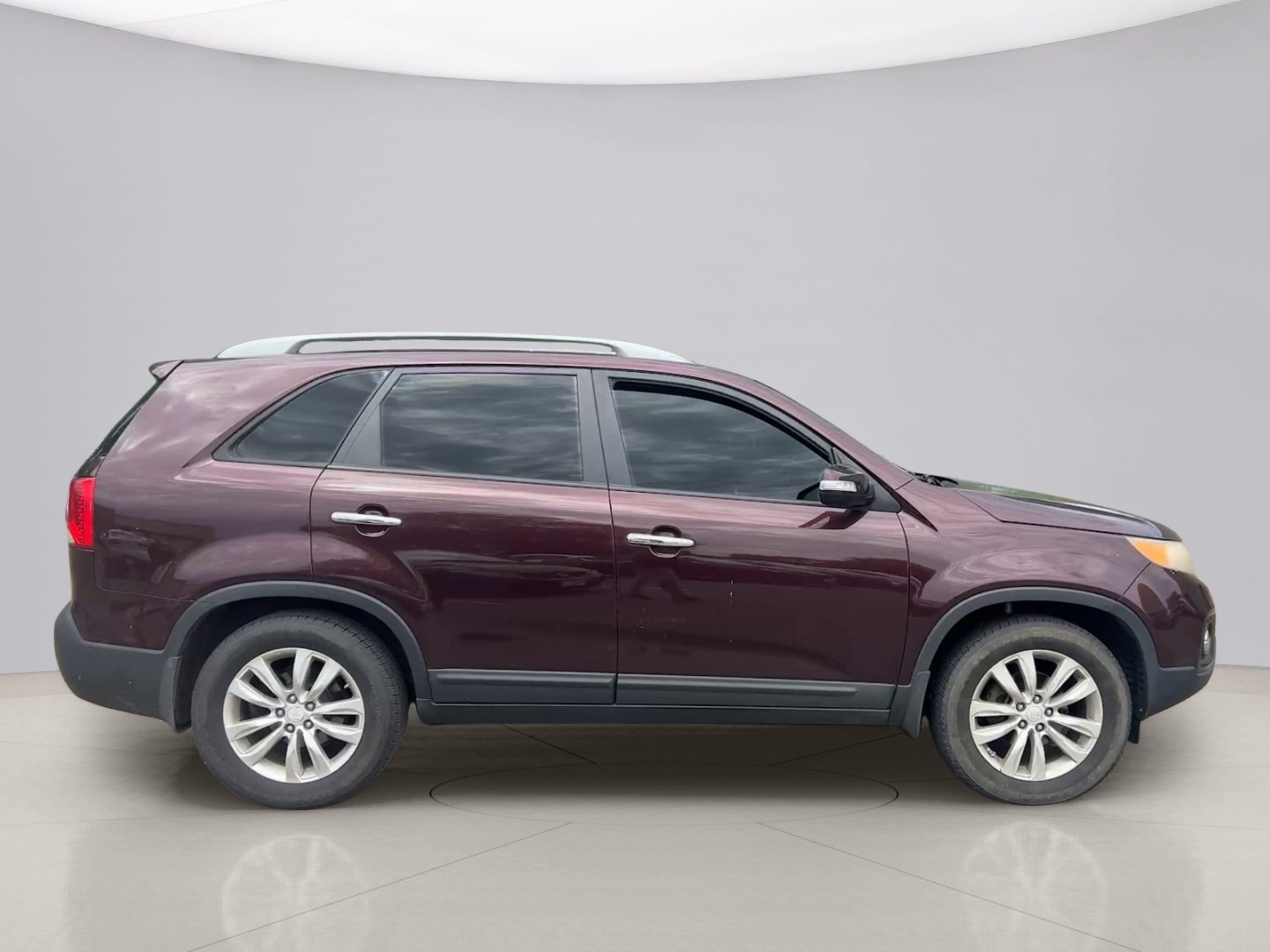 Used 2011 Maroon Kia EX image 6