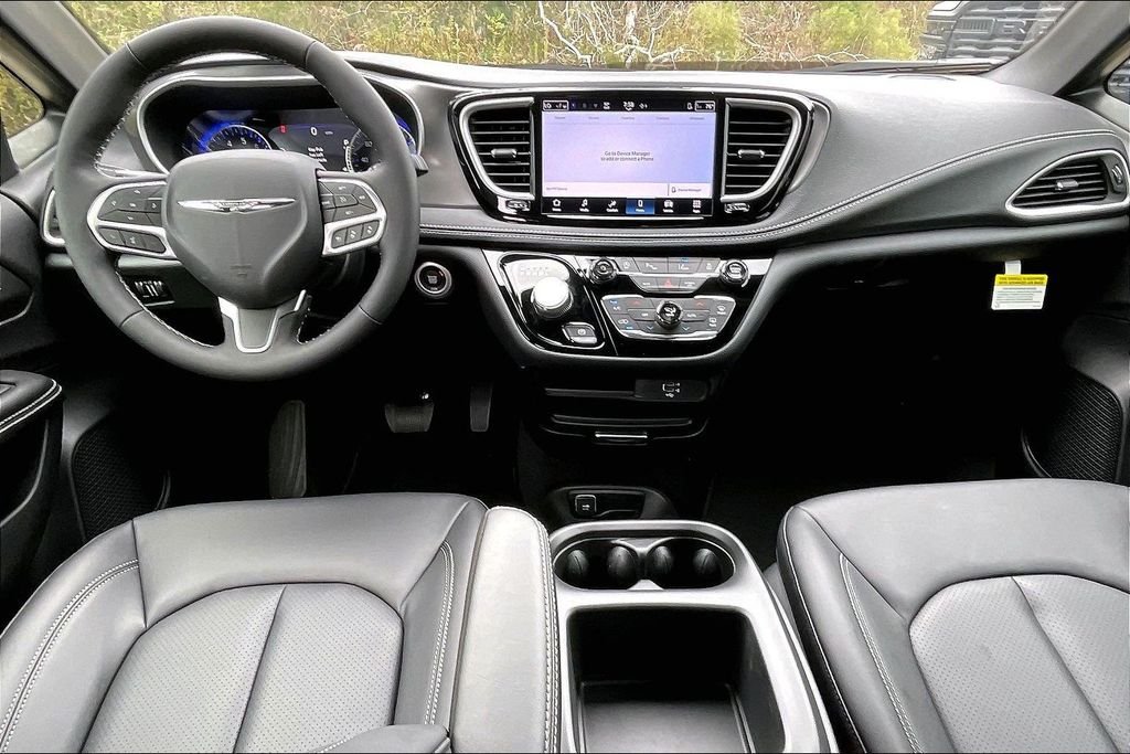 New 2026 Chrysler Pacifica Select 4D Passenger Van