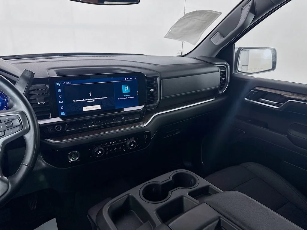 Used 2023 Gray Chevrolet LT image 27