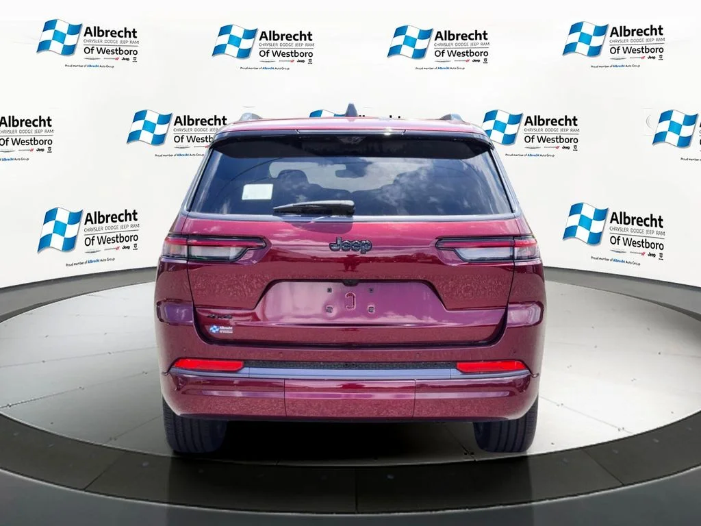New 2026 Velvet Red Pearl-Coat Exterior Paint Jeep Limited Reserve image 4