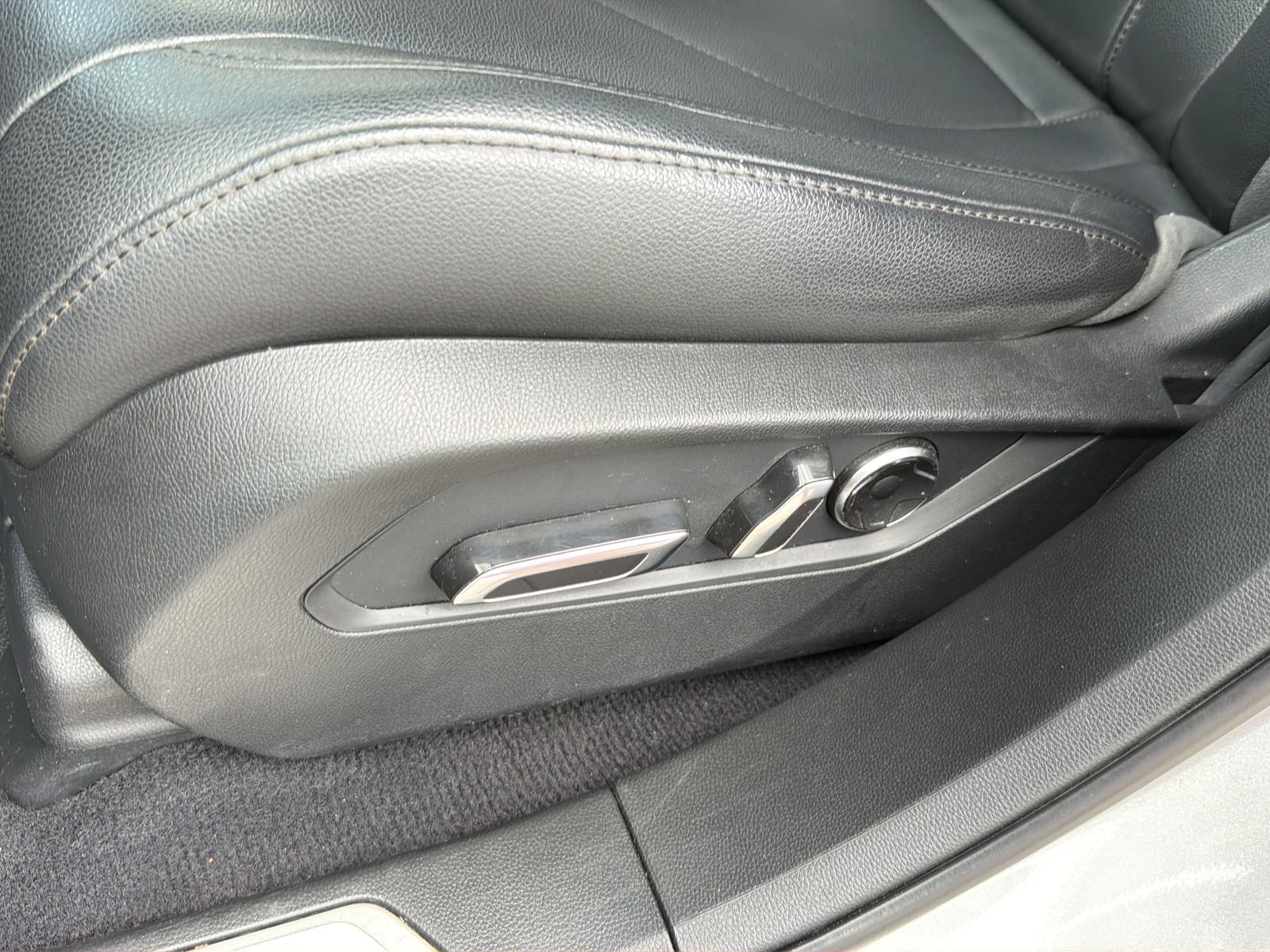 Used 2021 Silver Acura Base image 31