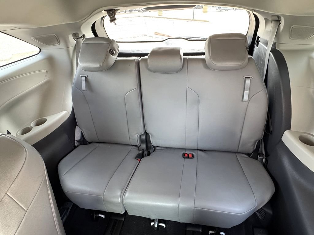 Used 2021 White Toyota XLE image 33