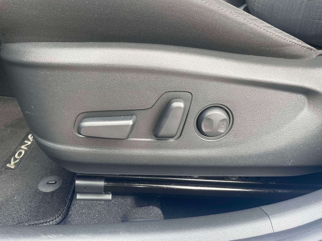 Certified Used 2023 Blue Hyundai SEL image 18