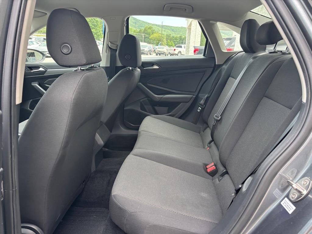 Used 2019 Platinum Gray Metallic Volkswagen 1.4T S image 10